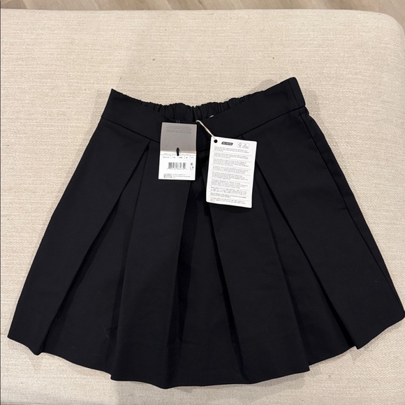 Moschino boutique black pleated skirt - Picture 3 of 5